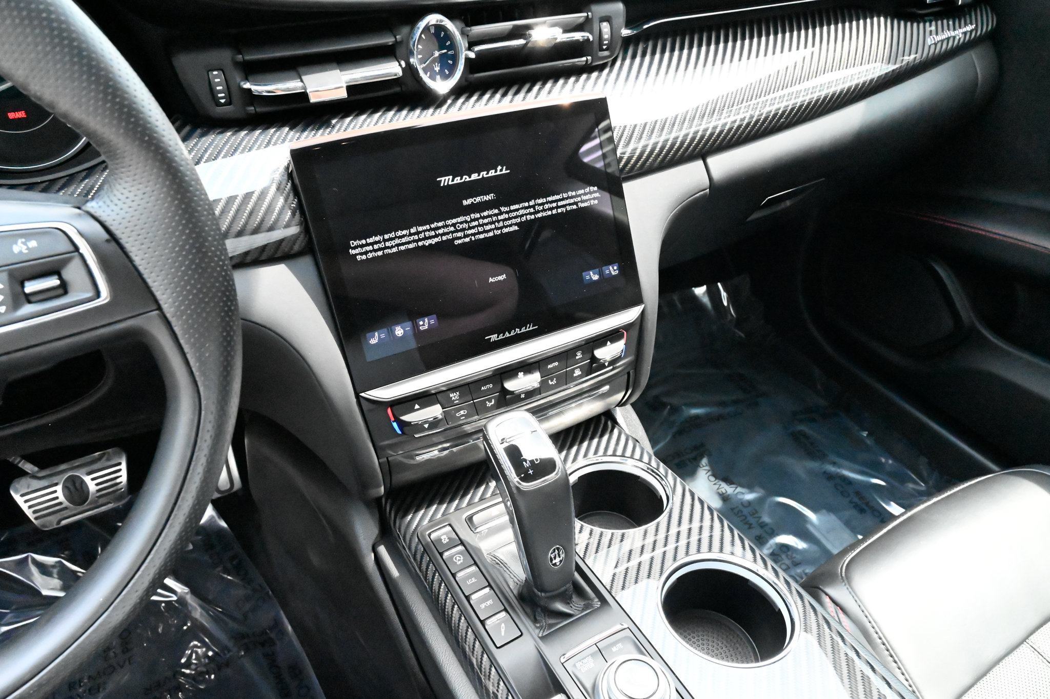 Used 2021 Maserati Quattroporte S GranSport Q4 AWD/4WD image 28
