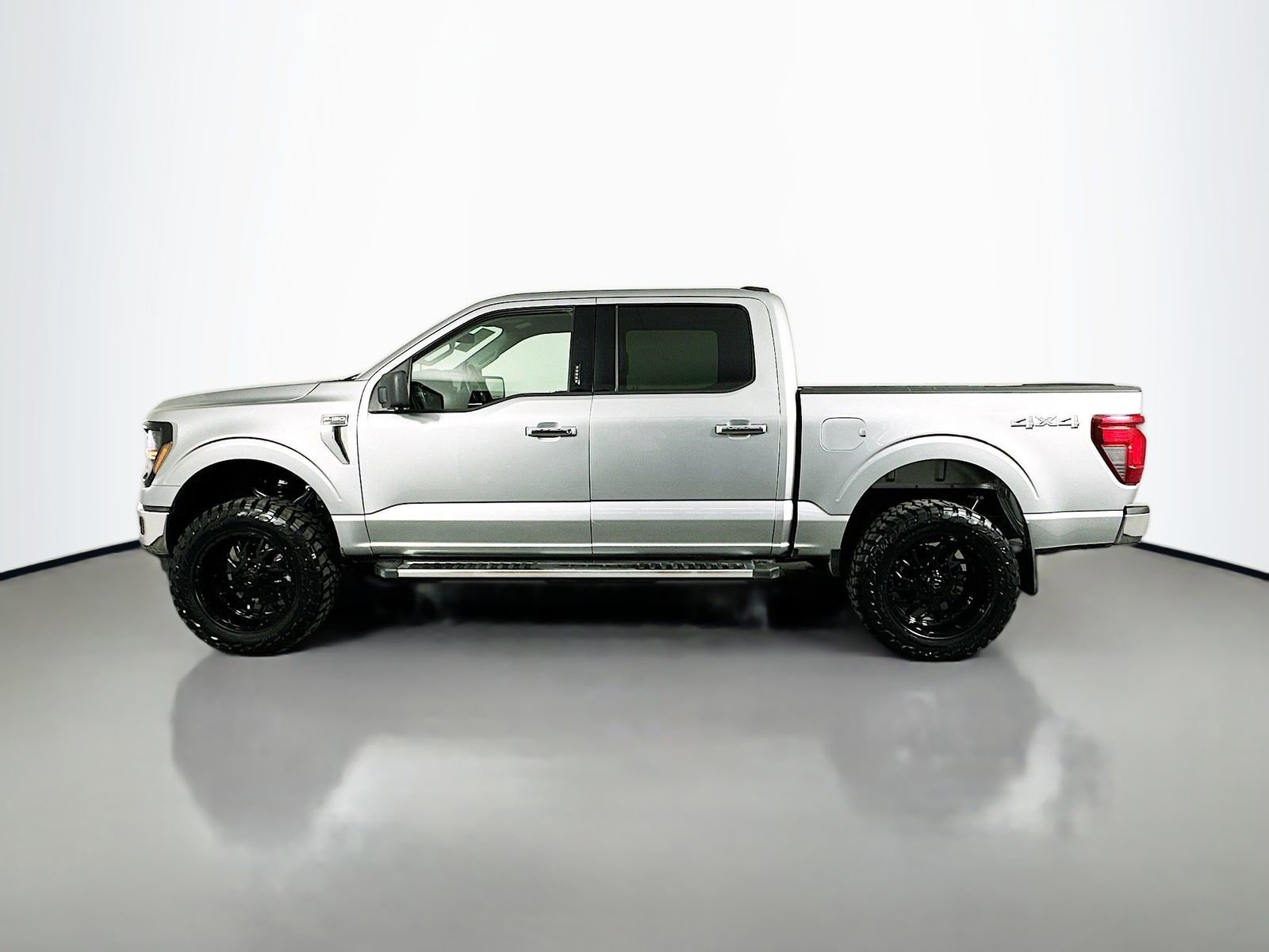 Used 2024 Ford F150 XLT w/ Tow/Haul Package AWD/4WD image 5