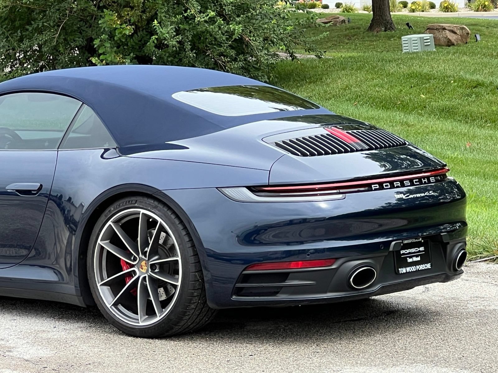 Certified 2020 Porsche 911 Carrera 4S AWD/4WD image 11
