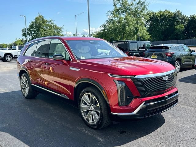 Used 2026 Cadillac Vistiq Luxury w/ LPO, Floor Liner Package AWD/4WD image 3
