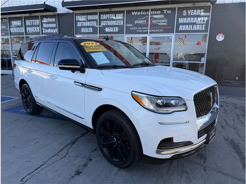 Used 2022 Lincoln Navigator Black Label AWD/4WD image 8