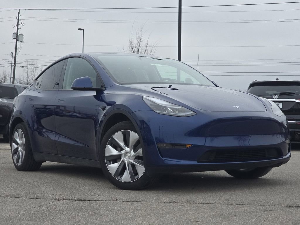 Used 2024 Tesla Model Y Long Range image 2