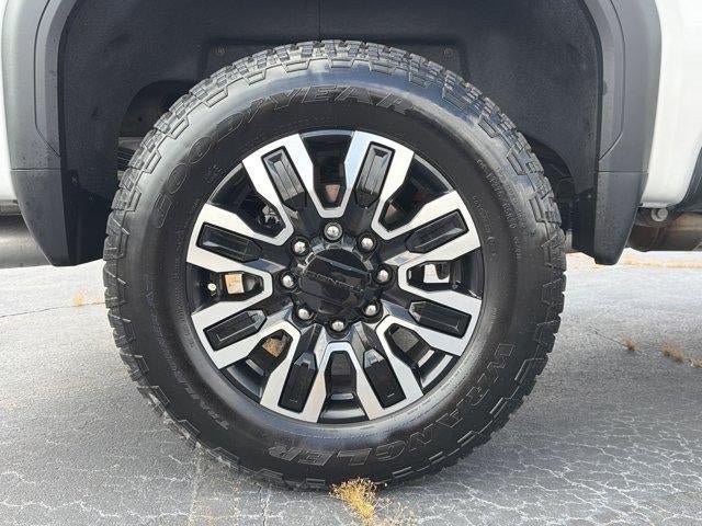 Used 2024 GMC Sierra 2500 Denali Ultimate AWD/4WD image 18