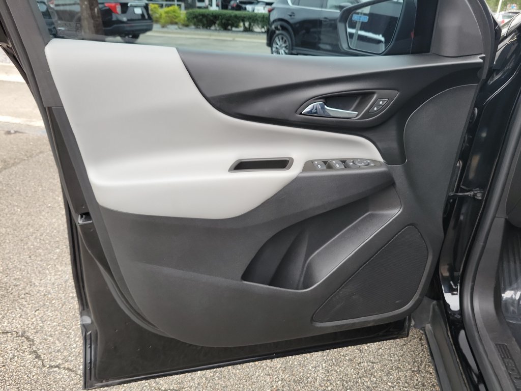 Used 2023 Chevrolet Equinox LS w/ LS Convenience Package FWD image 24