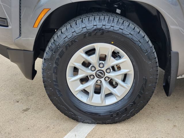 Used 2024 Nissan Frontier SV w/ Tow Package RWD image 17