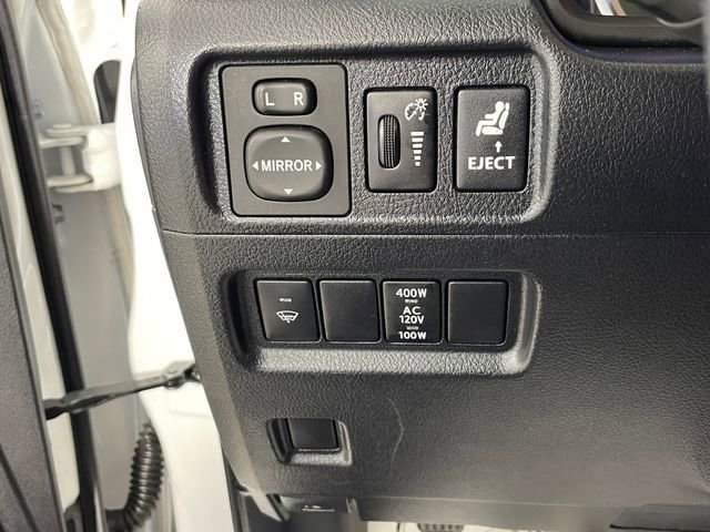 Used 2018 Toyota 4Runner SR5 Premium AWD/4WD image 15