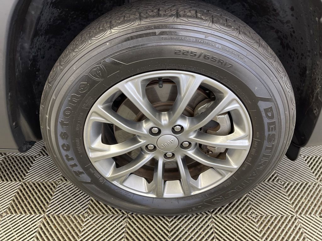 Used 2021 Jeep Cherokee Latitude Lux w/ Comfort/Convenience Group image 44