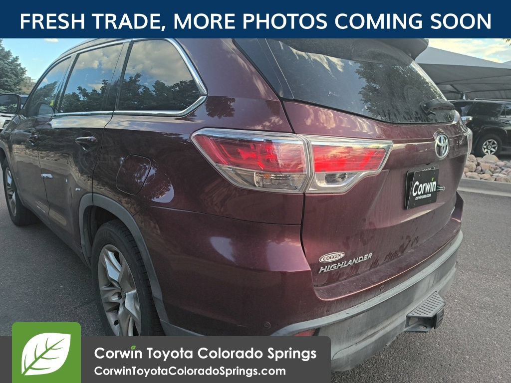 Used 2015 Toyota Highlander Limited w/ Driver Technology Package FWD image 6