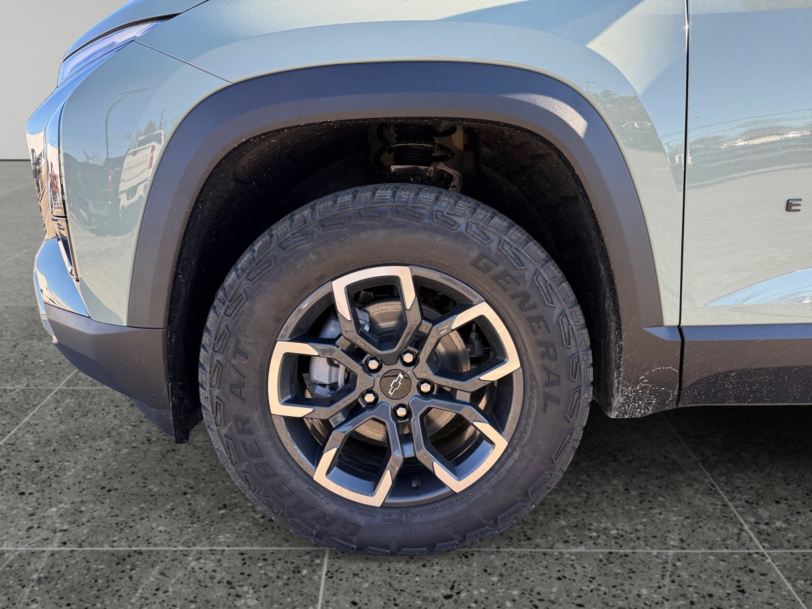 New 2026 Chevrolet Equinox ACTIV w/ Convenience Package III FWD image 14