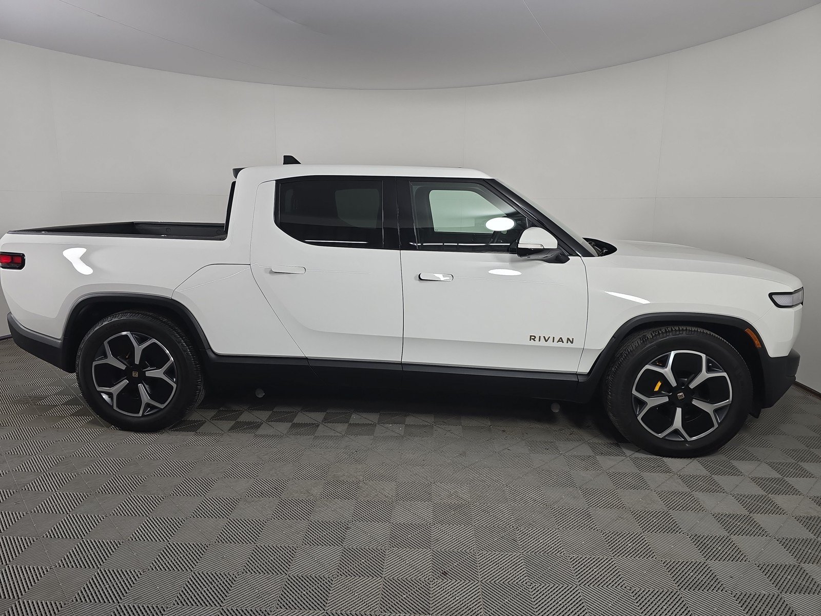 Used 2022 Rivian R1T Launch Edition AWD/4WD image 6