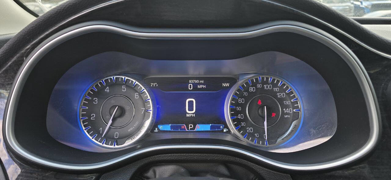 Used 2015 Chrysler 200 C w/ Navigation & Sound Group I image 19