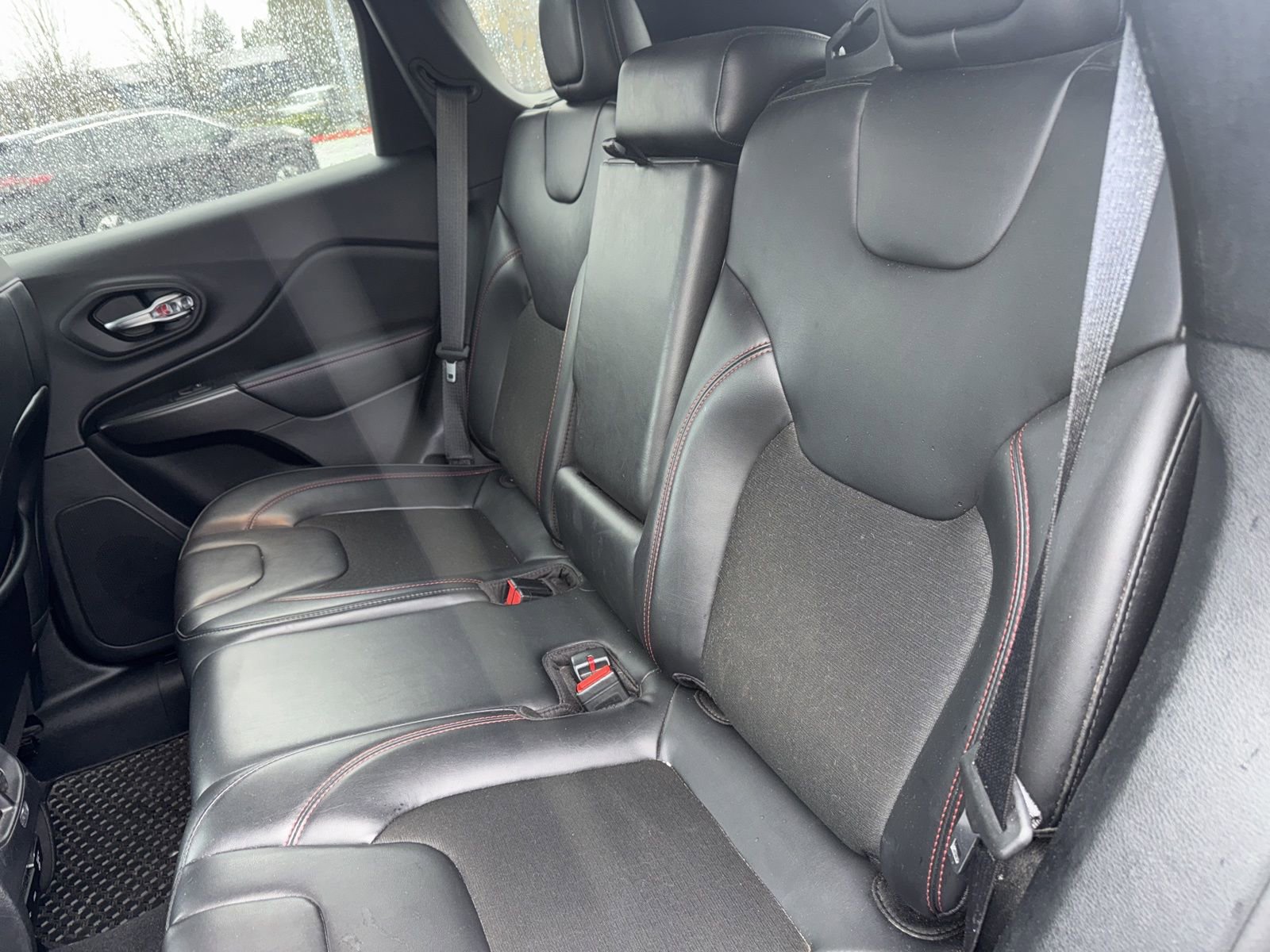 Used 2020 Jeep Cherokee Trailhawk w/ Comfort/Convenience Group image 14