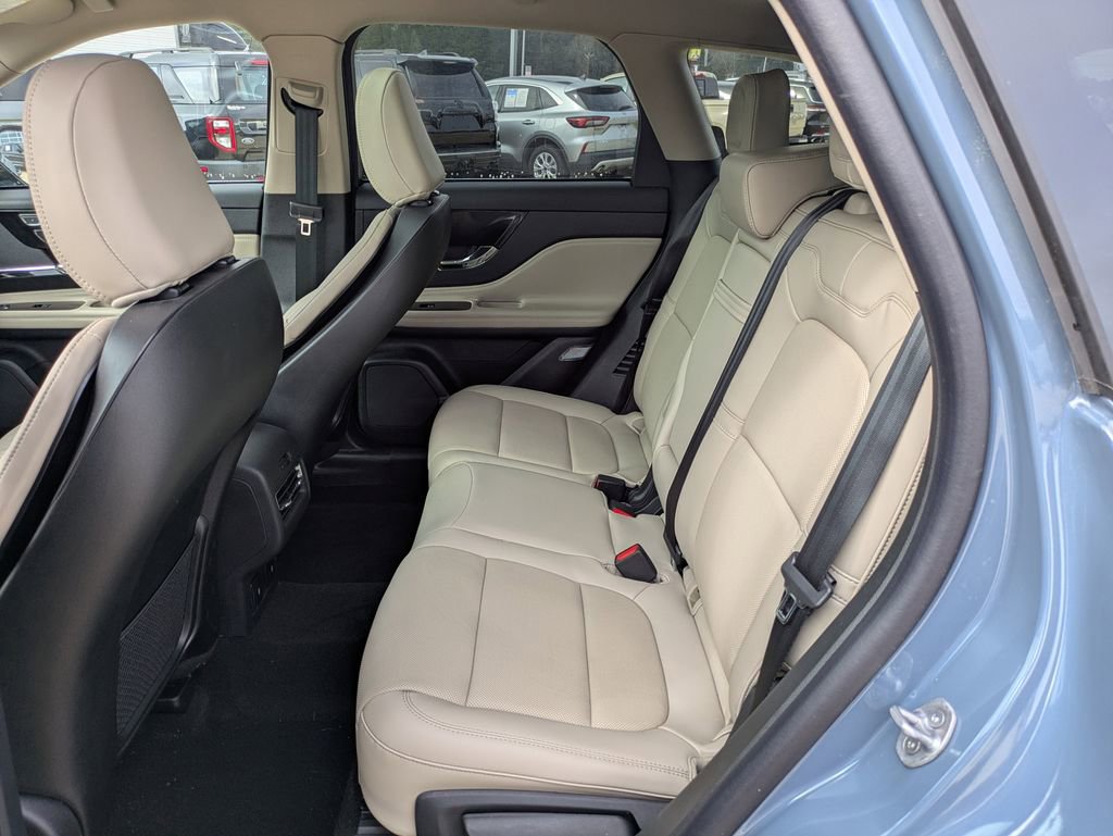 Used 2025 Lincoln Corsair Reserve w/ Equipment Group 202A image 10