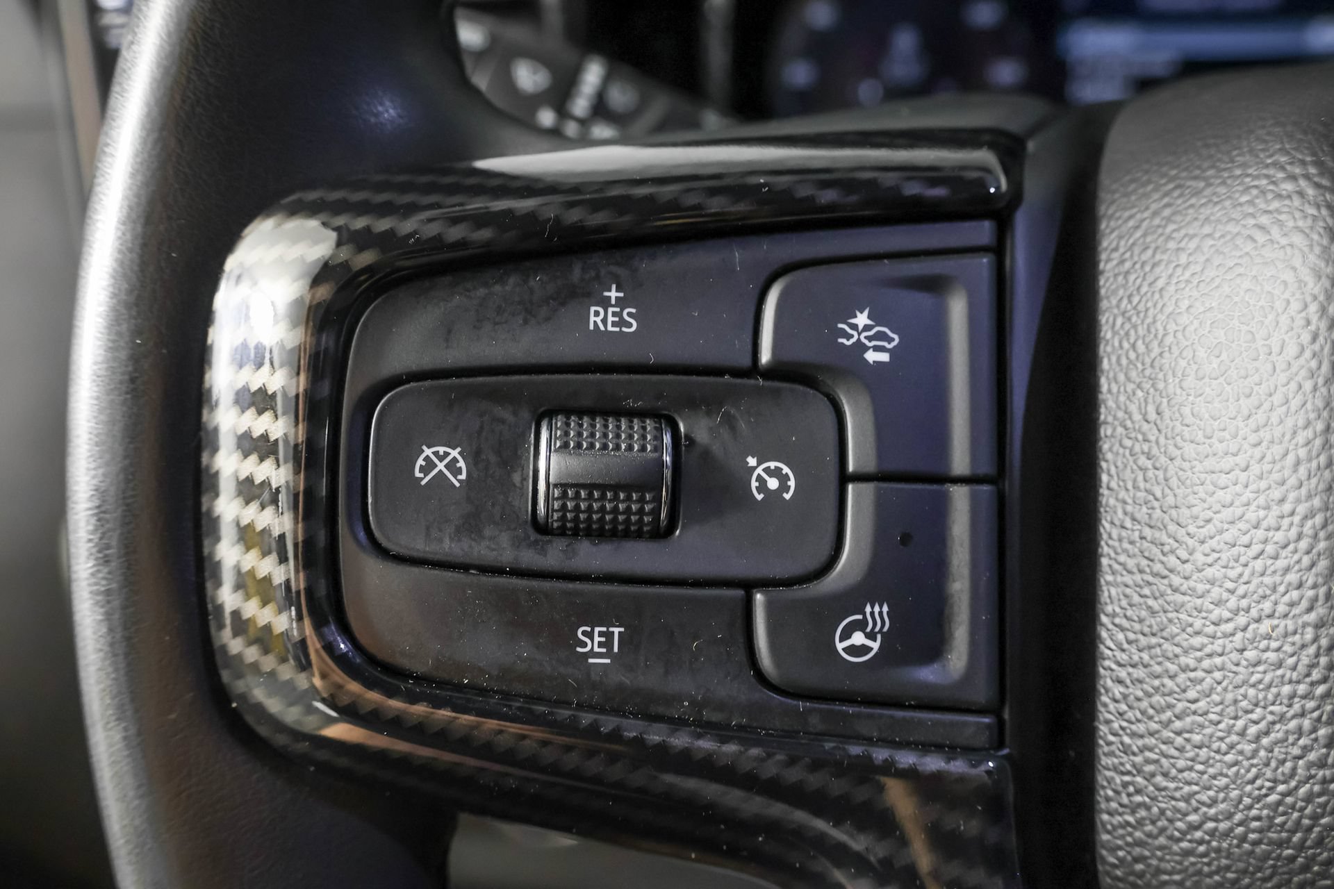 Used 2023 Chevrolet Silverado 1500 LT AWD/4WD image 27