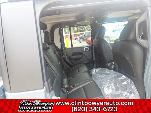 New 2025 Jeep Gladiator Sport image 23