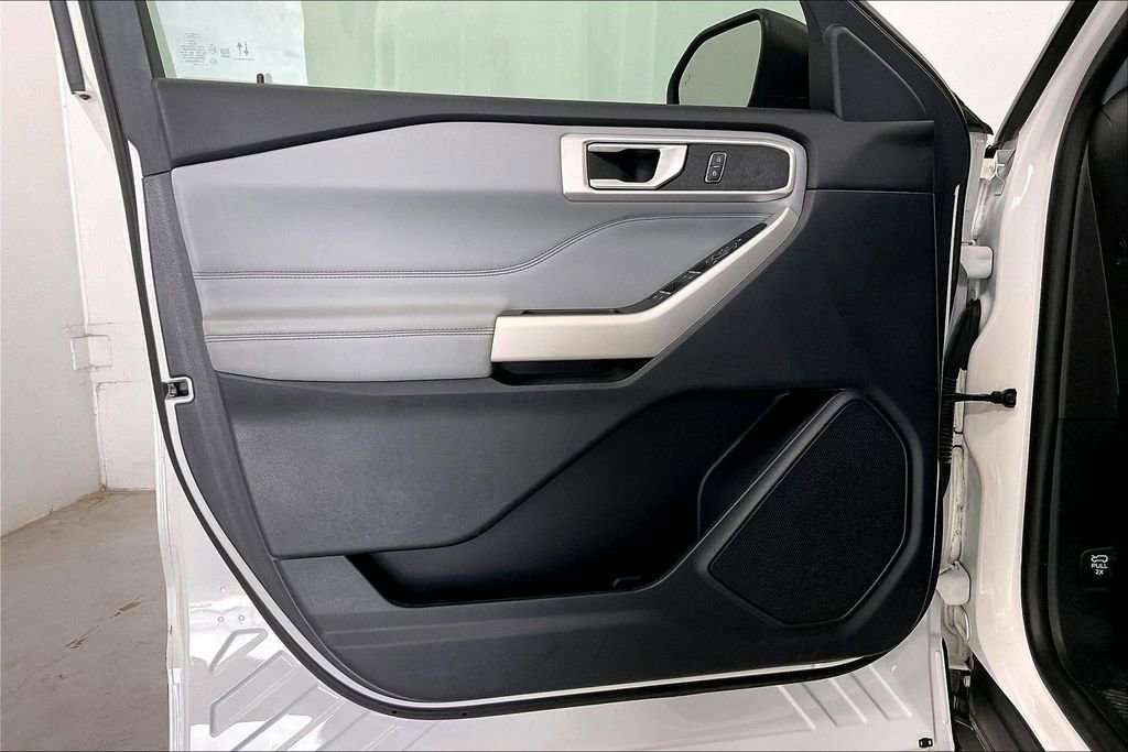 Used 2021 Ford Explorer XLT w/ Equipment Group 202A RWD image 20