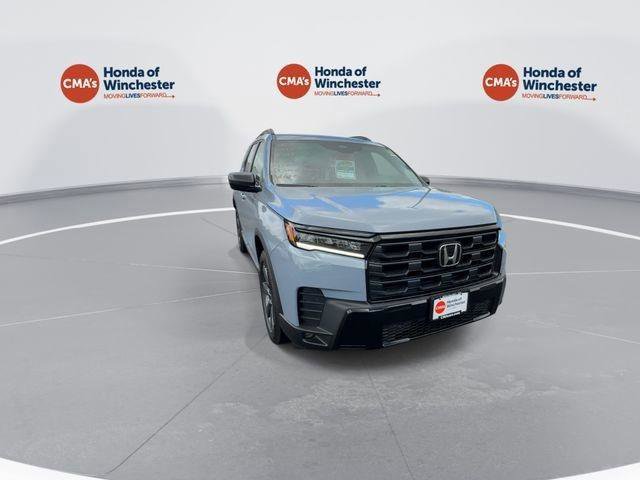 New 2026 Honda Pilot Sport image 3