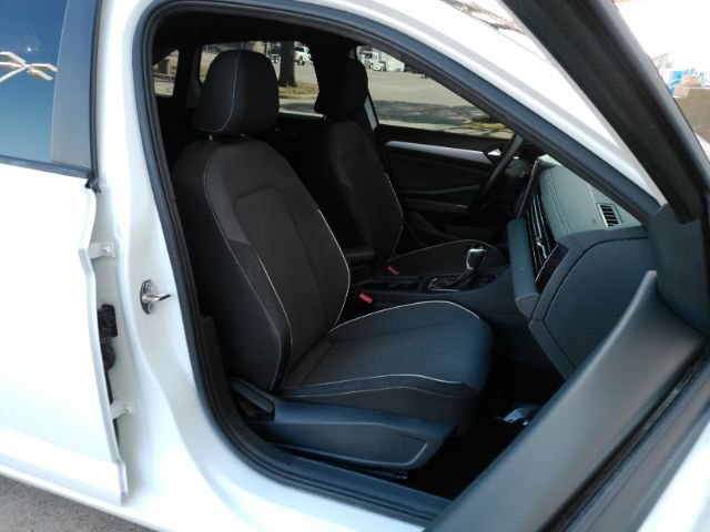 Used 2025 Volkswagen Jetta Sport image 21