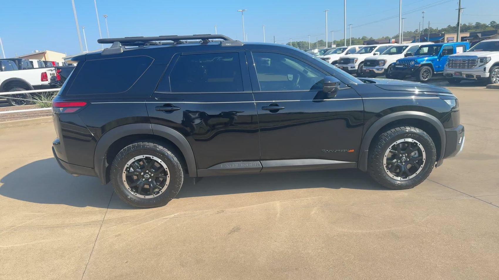 Used 2024 Nissan Pathfinder Rock Creek AWD/4WD image 2