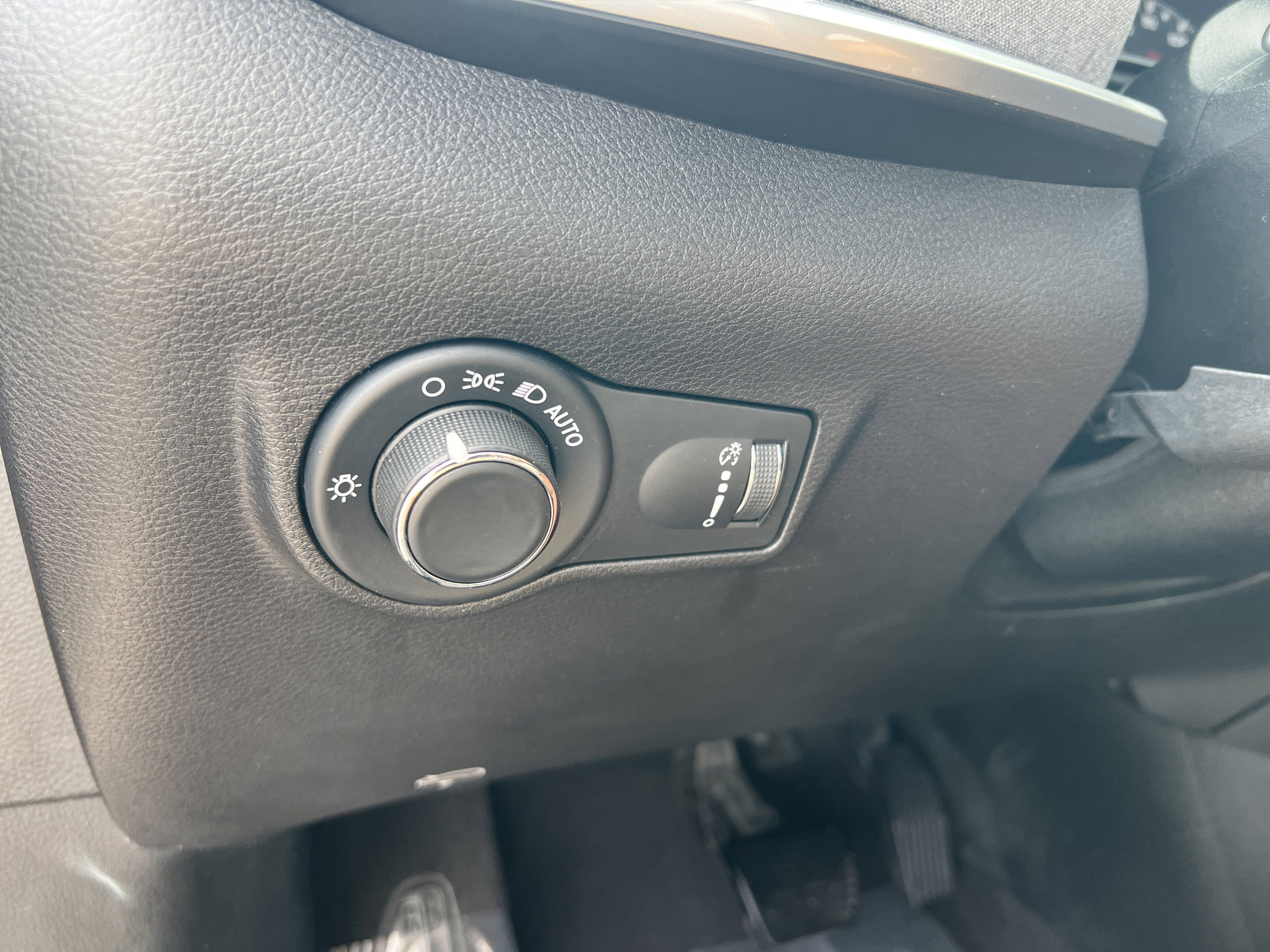 Used 2023 Jeep Compass Sport AWD/4WD image 31