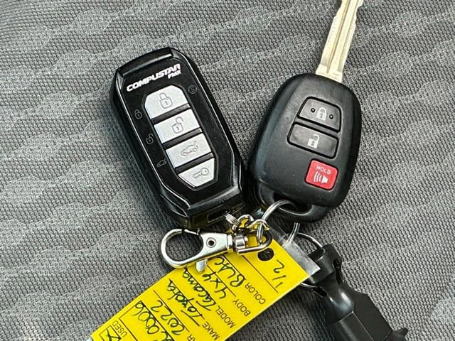 Used 2022 Toyota Tacoma SR5 w/ Technology Package AWD/4WD image 31
