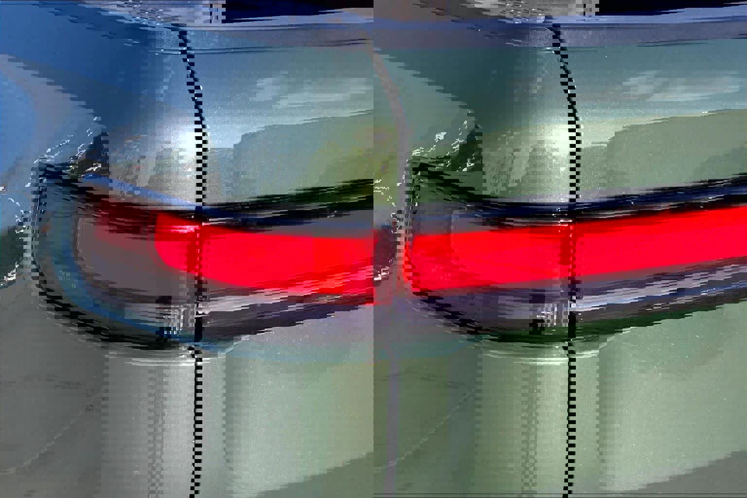 Used 2022 Rivian R1T Adventure image 27