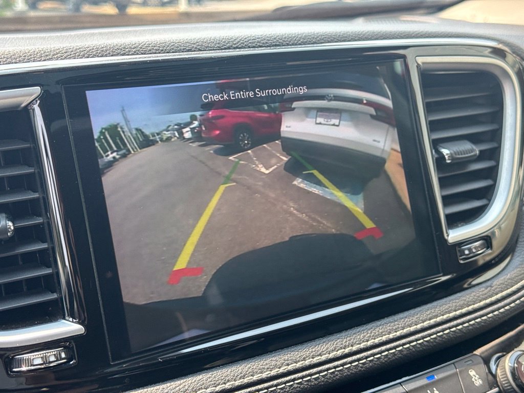 Used 2023 Chrysler Pacifica Limited FWD image 42