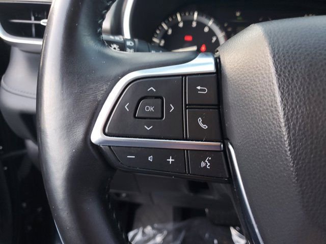 Used 2021 Toyota Highlander XLE FWD image 18