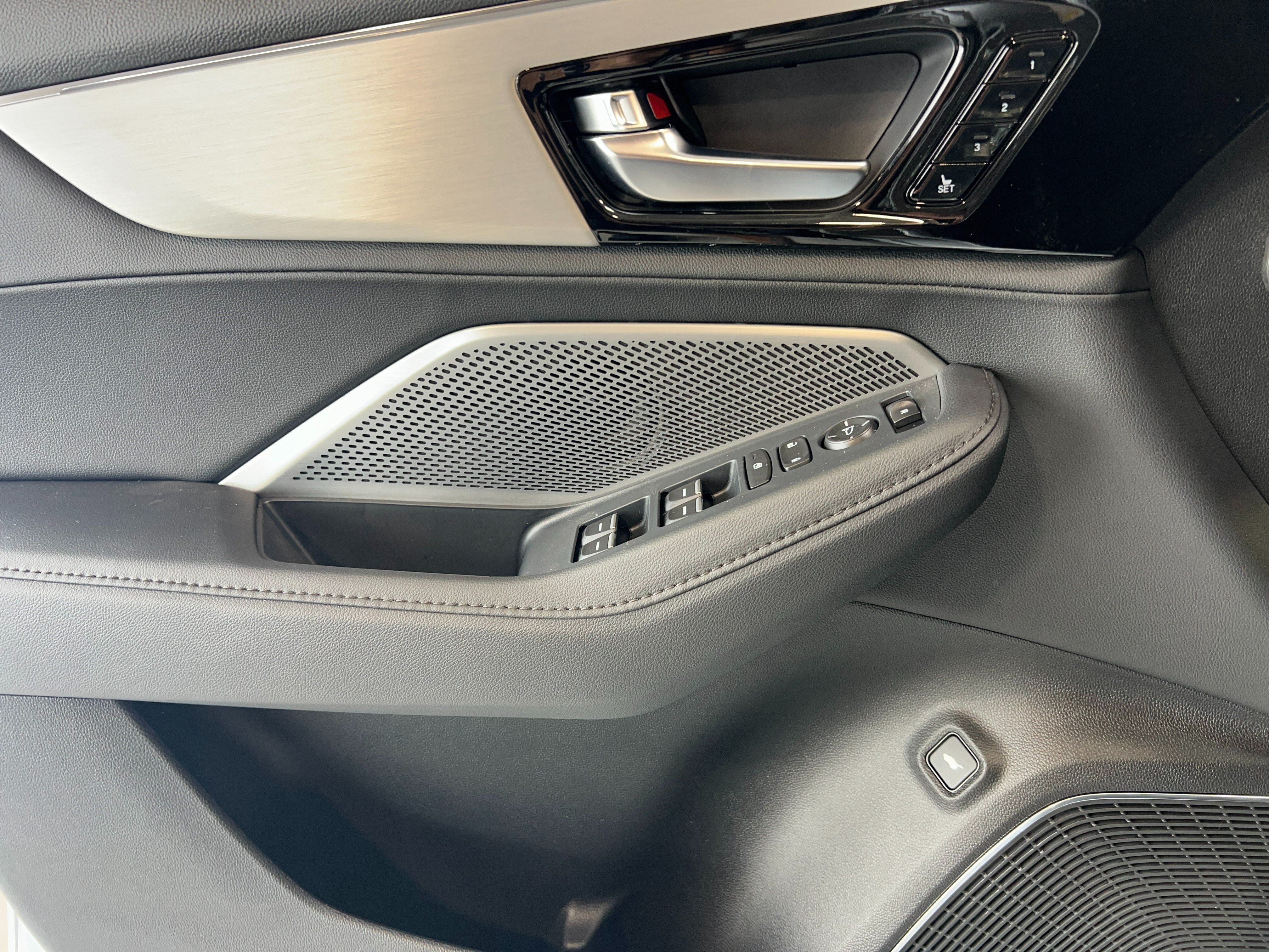 New 2026 Acura MDX SH-AWD image 23