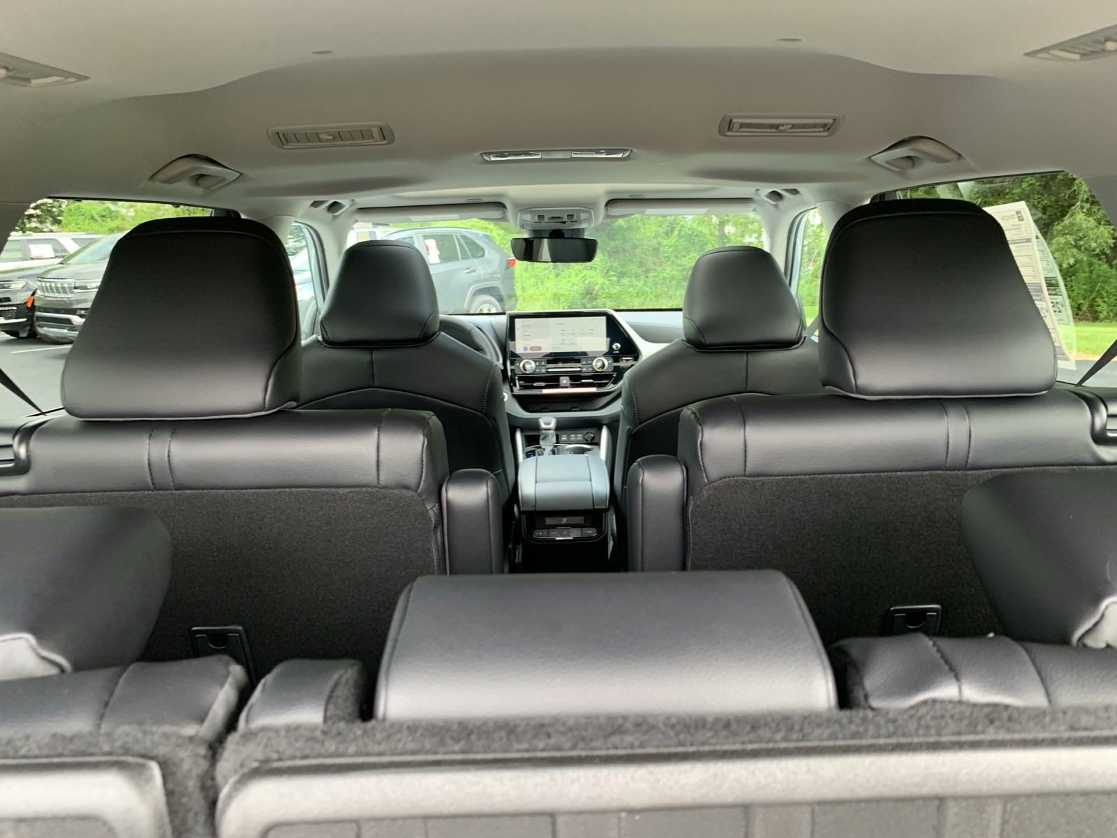 New 2024 Toyota Highlander XLE FWD image 45
