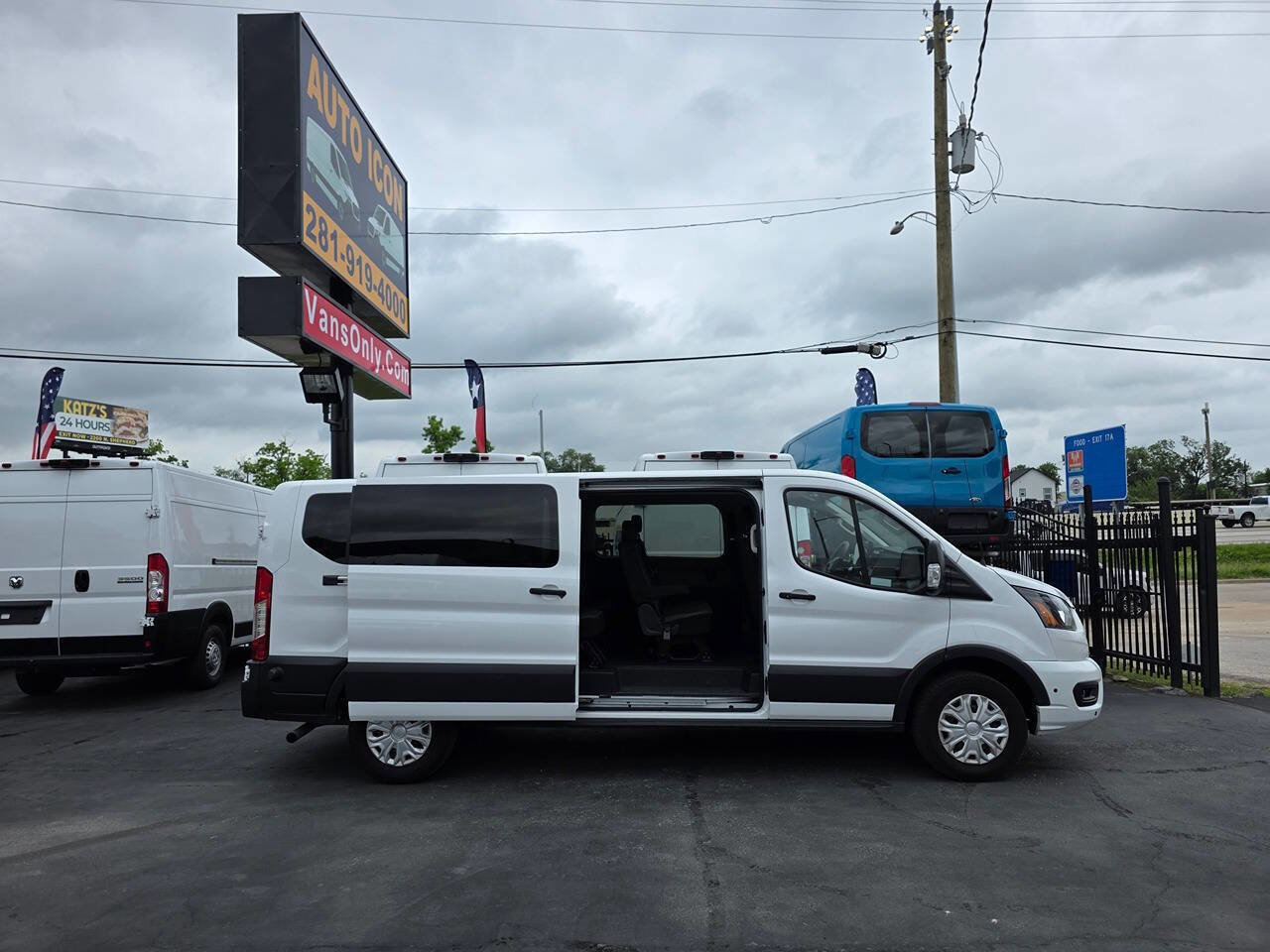 Used 2024 Ford Transit 350 XLT RWD image 5