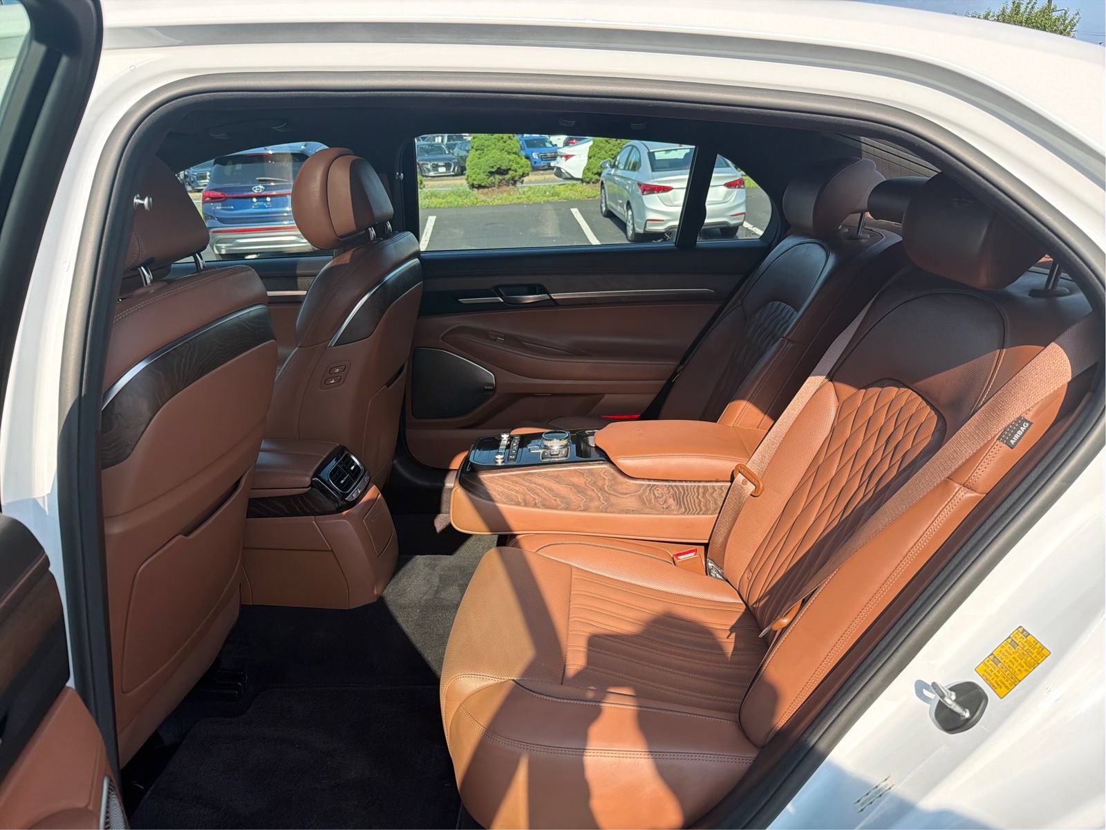 Used 2022 Genesis G90 3.3T Premium AWD/4WD image 10