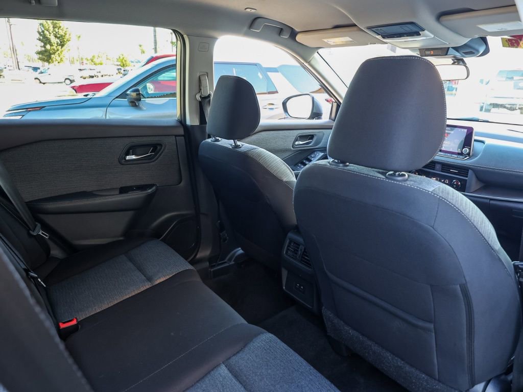 Used 2023 Nissan Rogue SV image 21