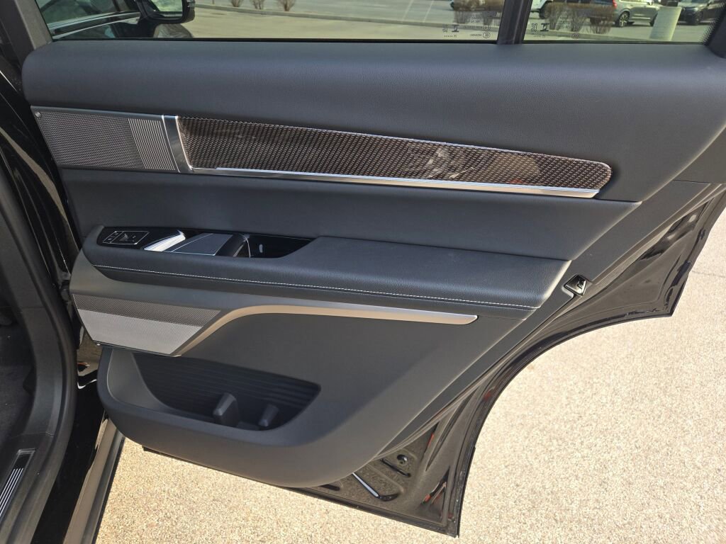 New 2026 Cadillac Vistiq Luxury image 9