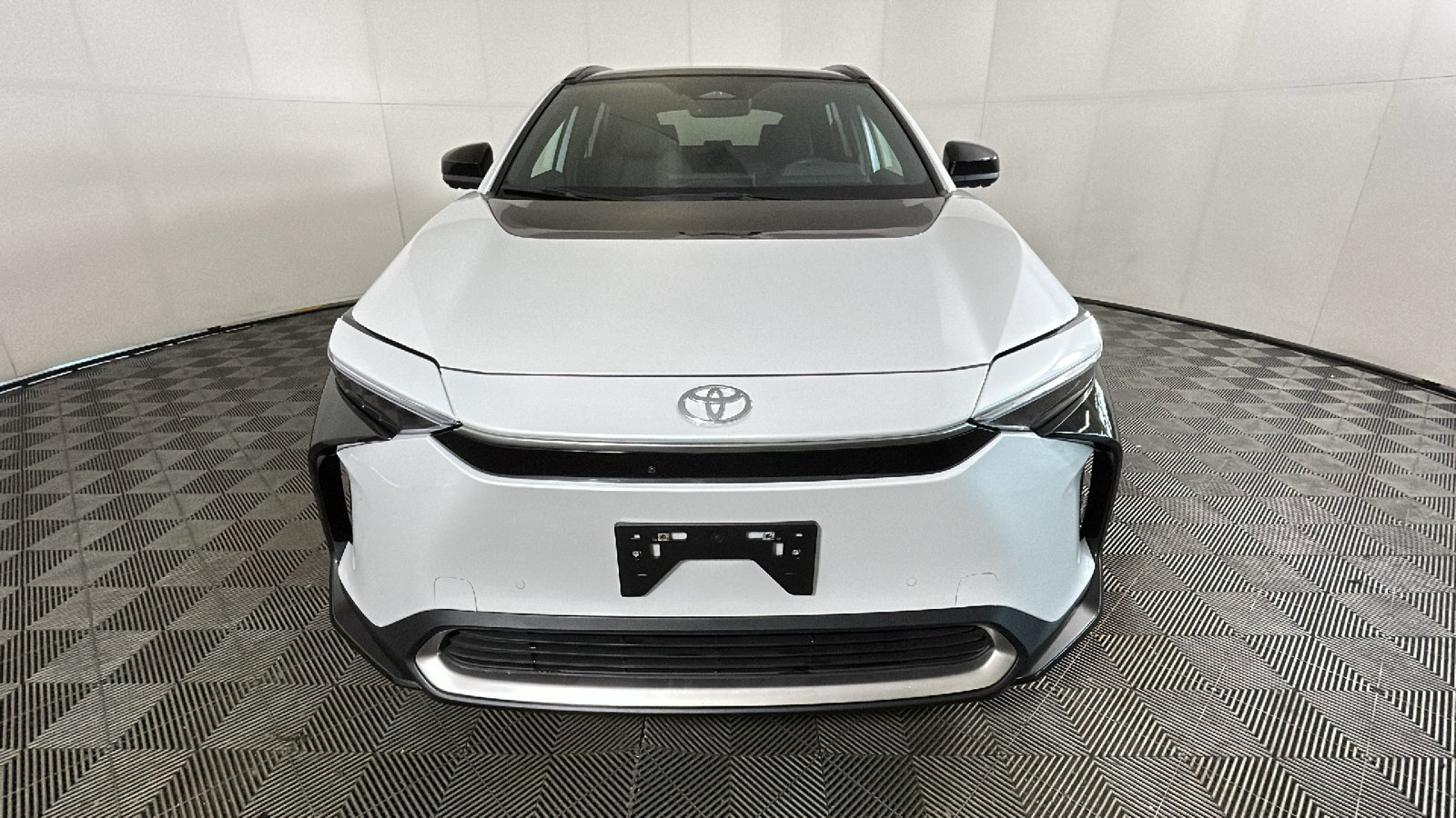 Used 2023 Toyota bZ4X AWD w/ Weather Package image 9