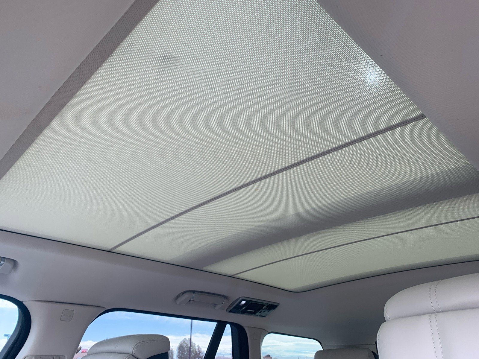 Used 2019 Land Rover Range Rover Supercharged image 21