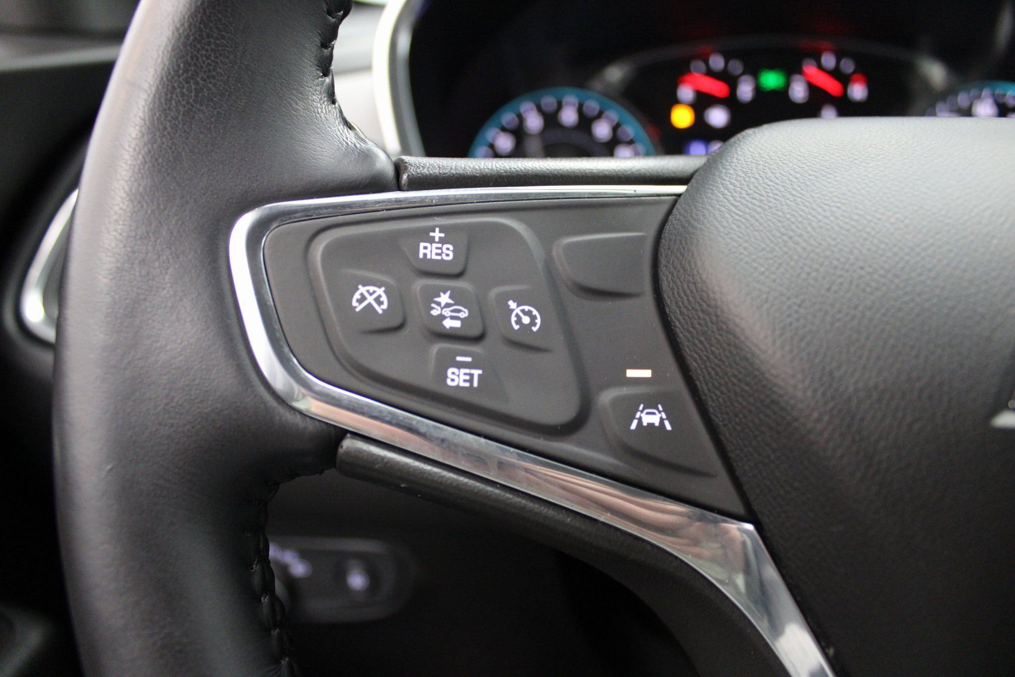 Used 2021 Chevrolet Equinox LT w/ Driver Convenience Package image 36