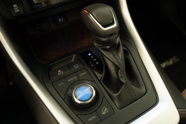 Used 2019 Toyota RAV4 Limited w/ Cold Weather Package image 28