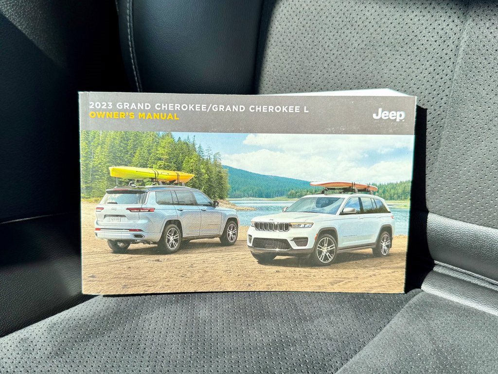 Used 2023 Jeep Grand Cherokee Altitude image 36