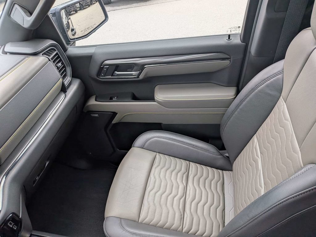 Used 2025 Chevrolet Silverado 1500 ZR2 w/ Technology Package AWD/4WD image 15