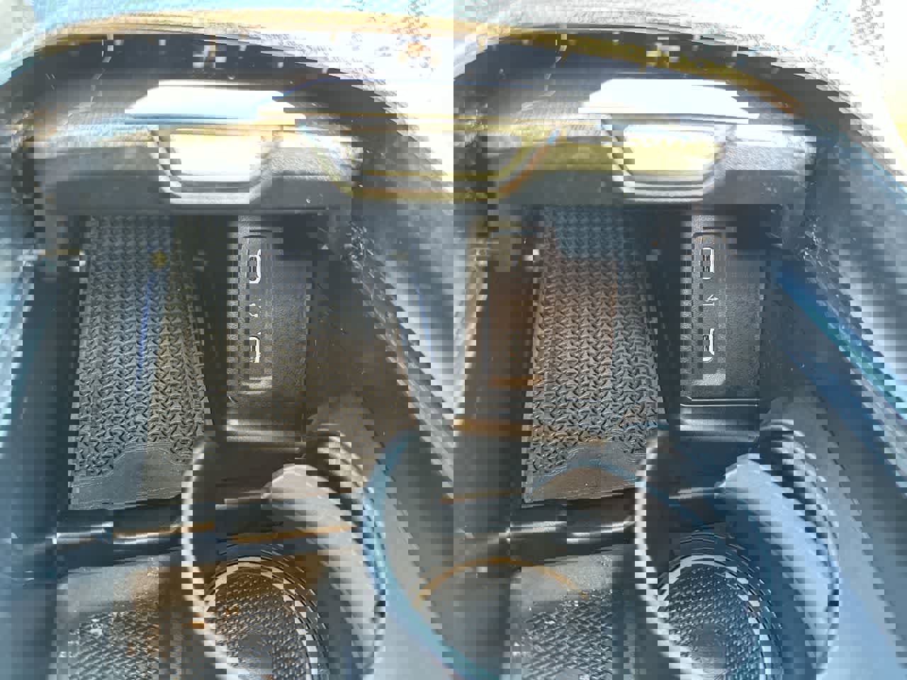 Used 2025 Mercedes-Benz GLC 300 4MATIC image 35