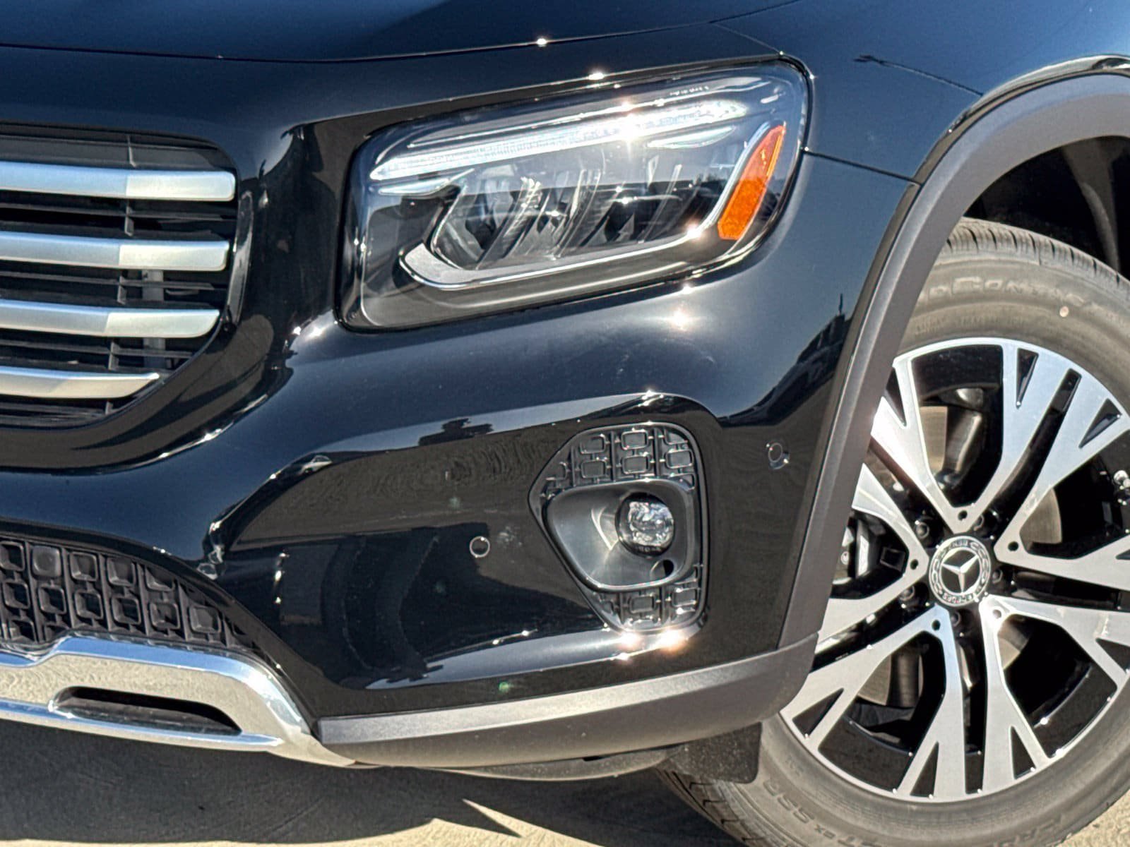 New 2026 Mercedes-Benz GLB 250 image 3
