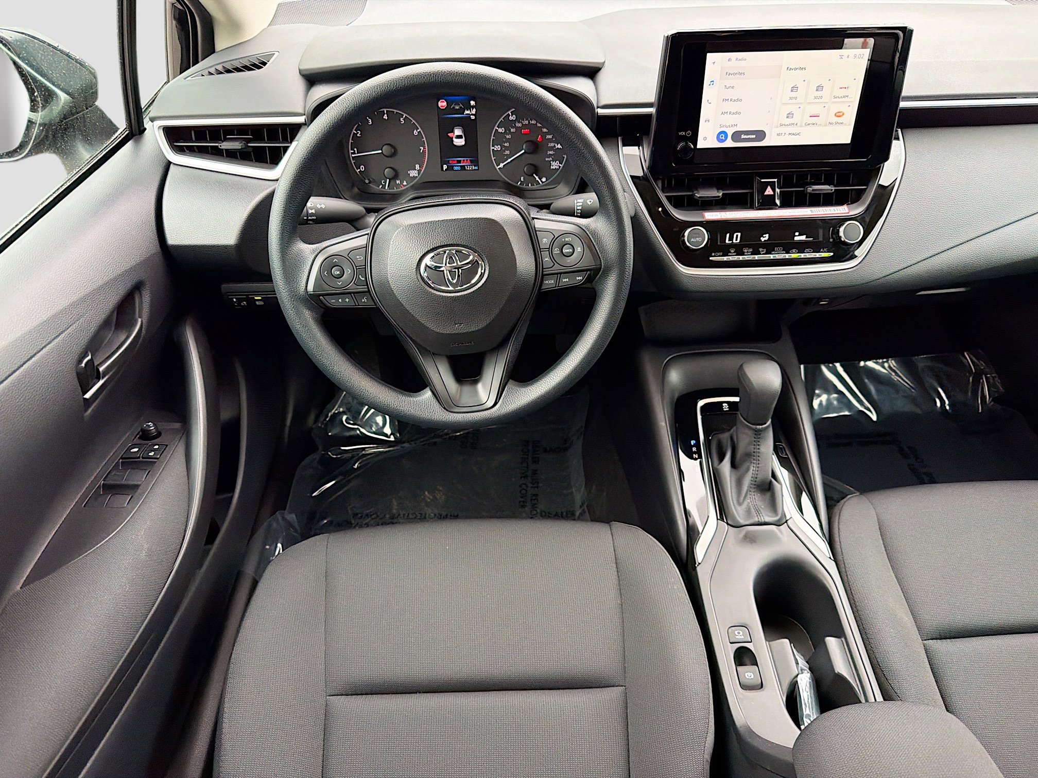 Used 2025 Toyota Corolla LE image 16