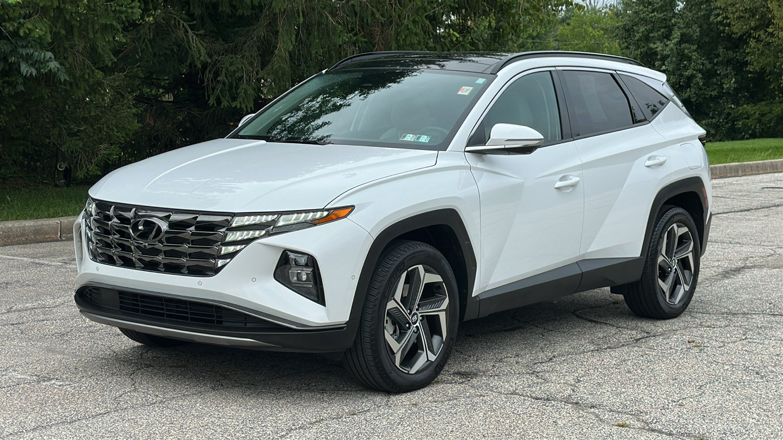 Used 2024 Hyundai Tucson Limited AWD/4WD image 2