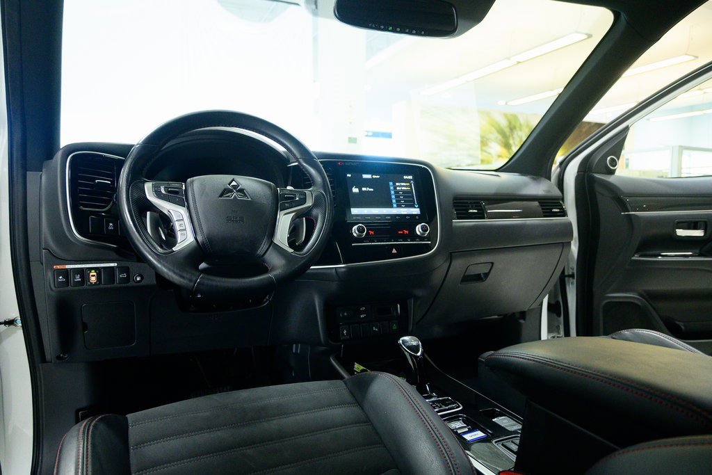 Used 2022 Mitsubishi Outlander GT image 11