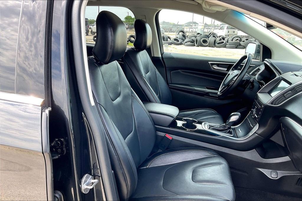 Used 2015 Ford Edge Titanium w/ Technology Package image 30