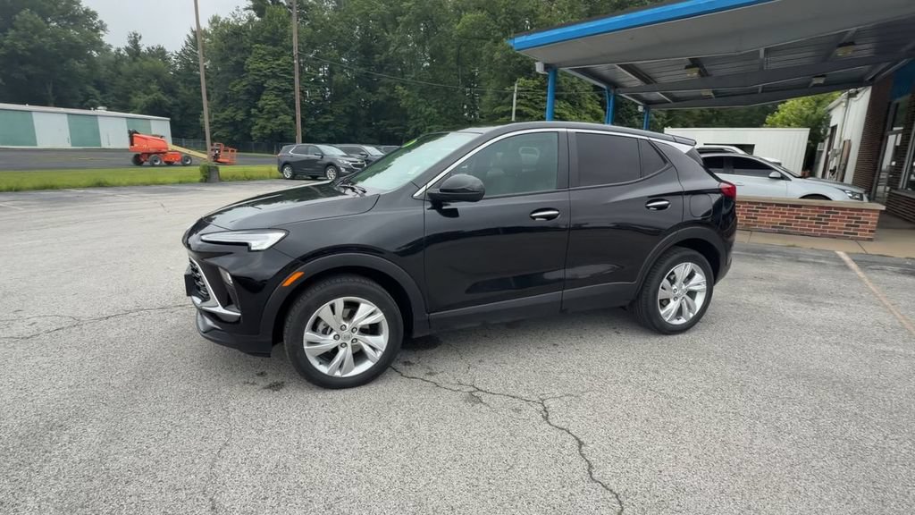 Used 2025 Buick Encore GX Preferred AWD/4WD image 4