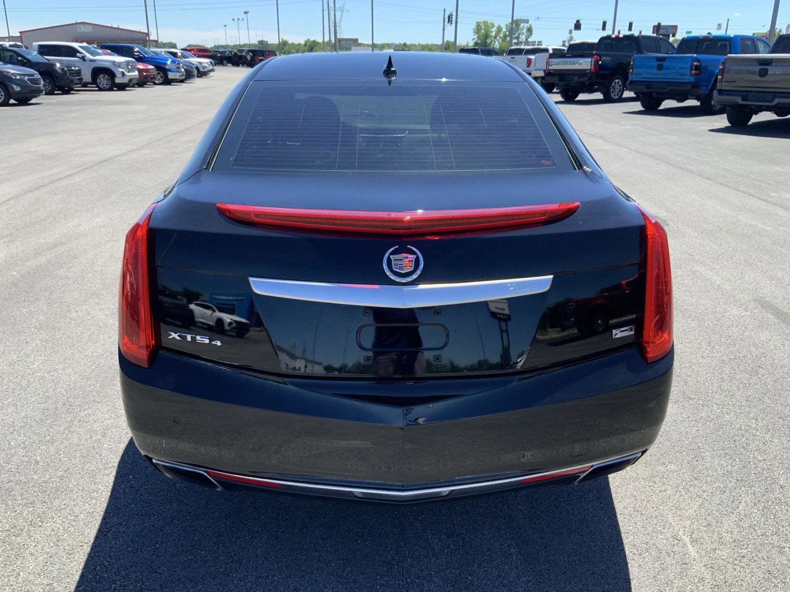 Used 2013 Cadillac XTS Platinum AWD/4WD image 7