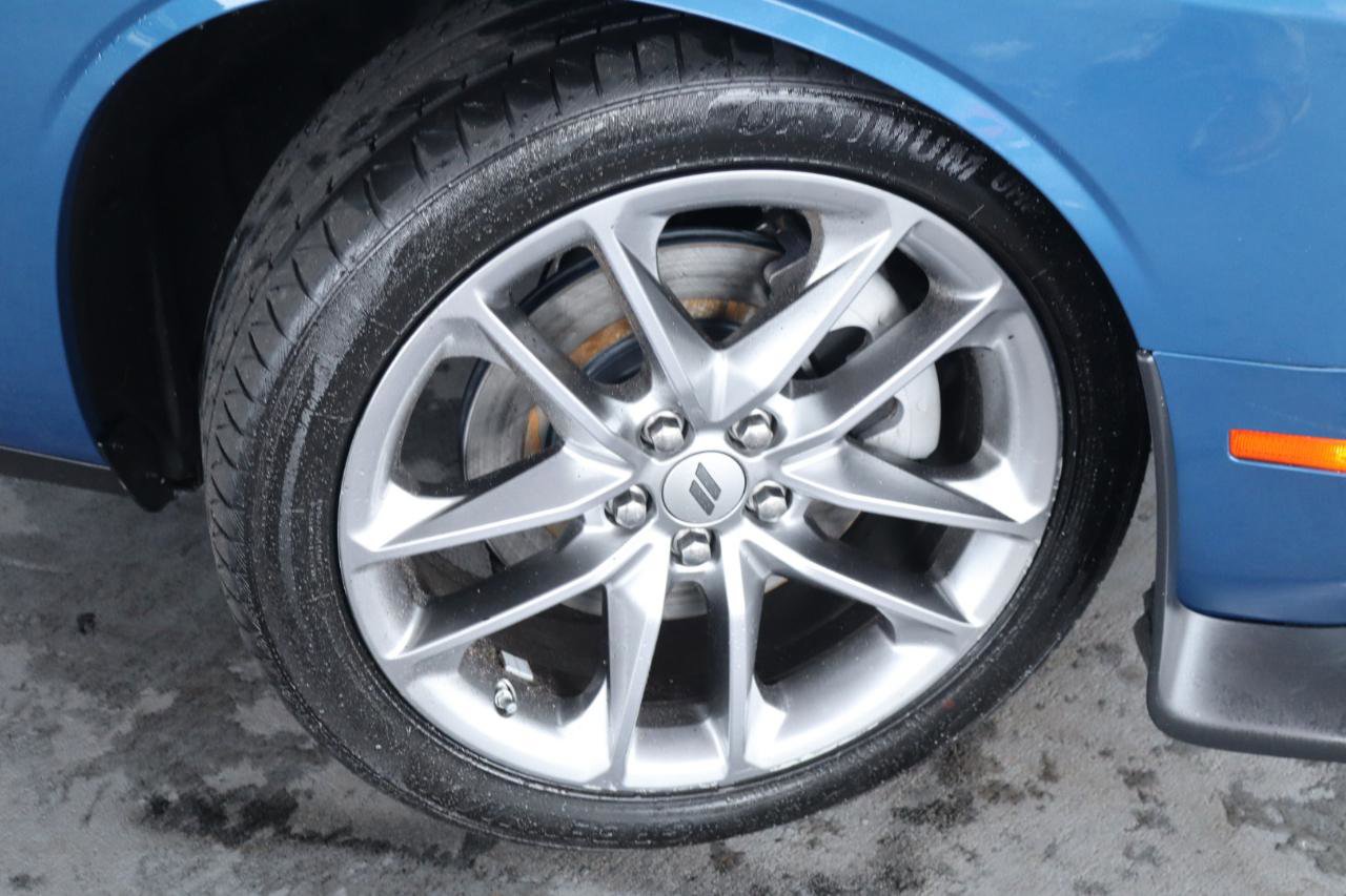 Used 2022 Dodge Challenger GT AWD/4WD image 3