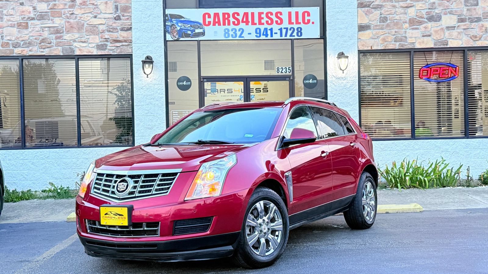 Used 2014 Cadillac SRX Luxury AWD/4WD image 2